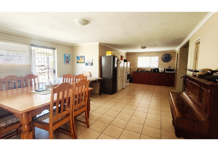 4 Bedroom Property for Sale in Moorreesburg Western Cape